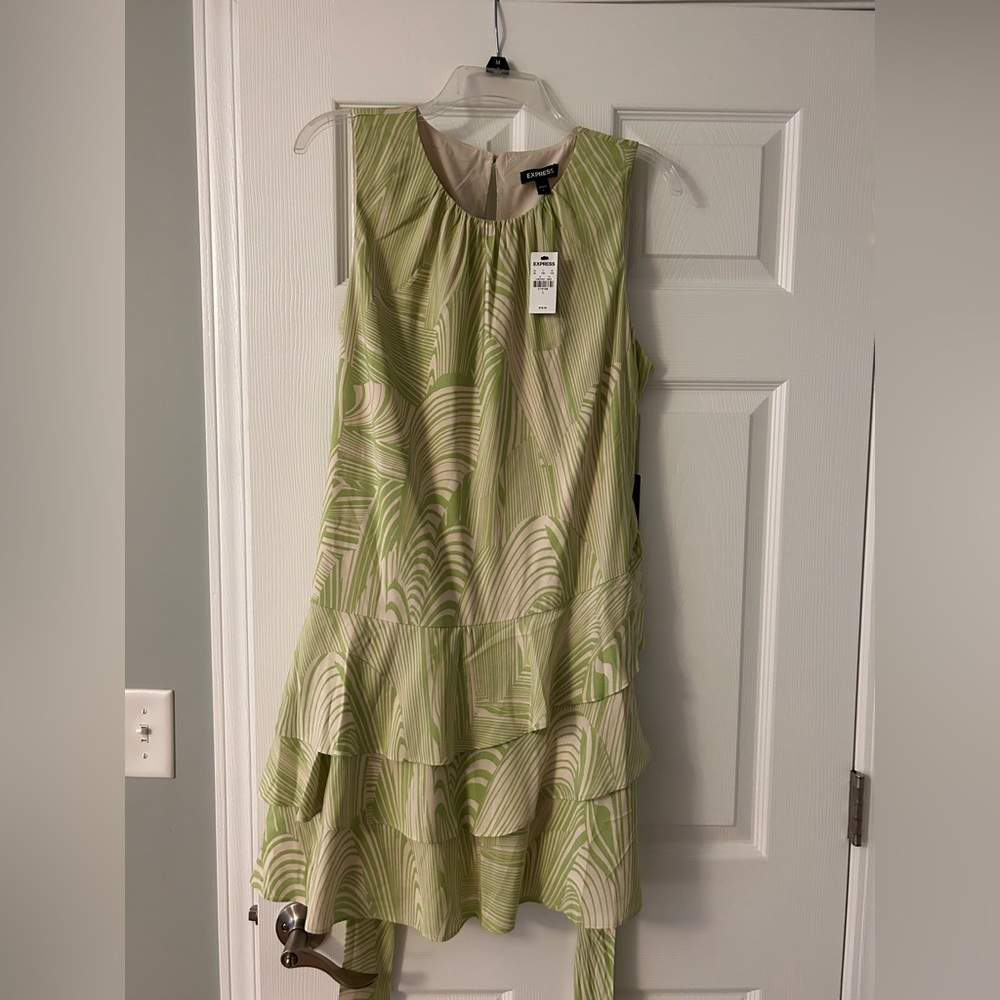 Brand new dress, never been worn, tags still on it. Beautiful dress but too big.